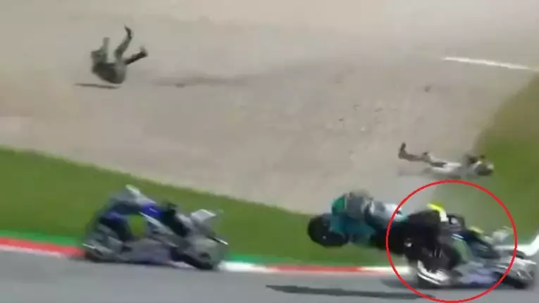 Valentino Rossi Avoids Being Hit By Stray Bike In High-Speed MotoGP Crash.