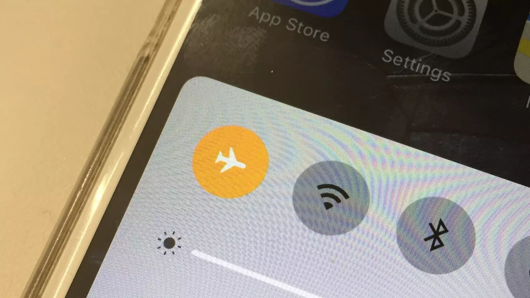 Why You Should Put Your Phone In Flight Mode While In The Air