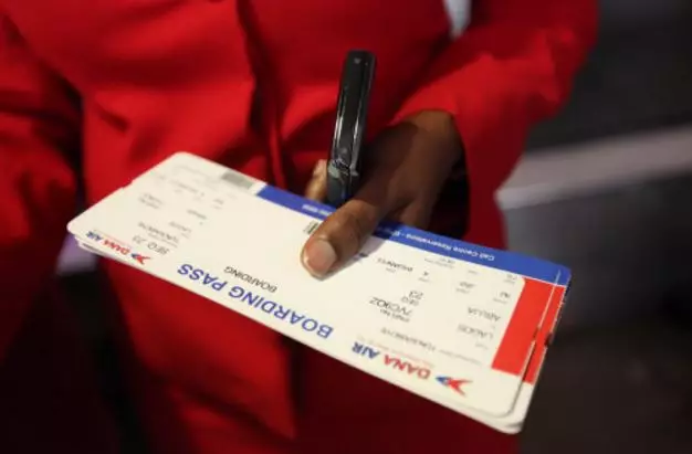 Here's Why You Should Never Upload Your Boarding Pass To Social Media