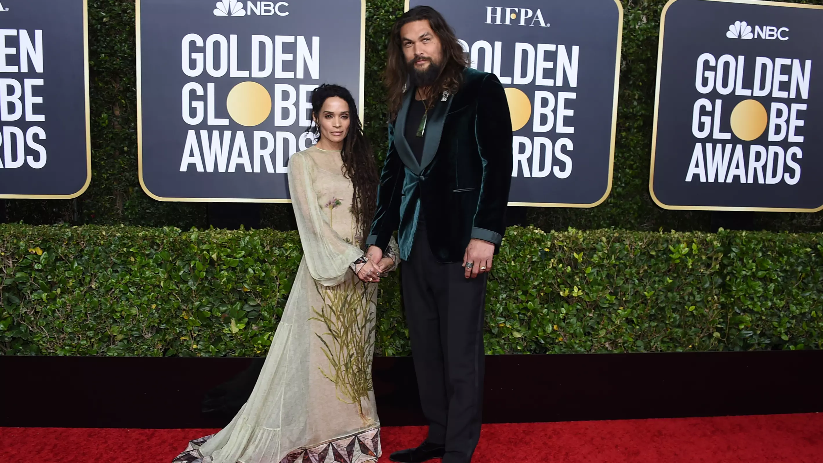 Jason Momoa Wore A Tank Top To The Golden Globes And Twitter Is Losing It
