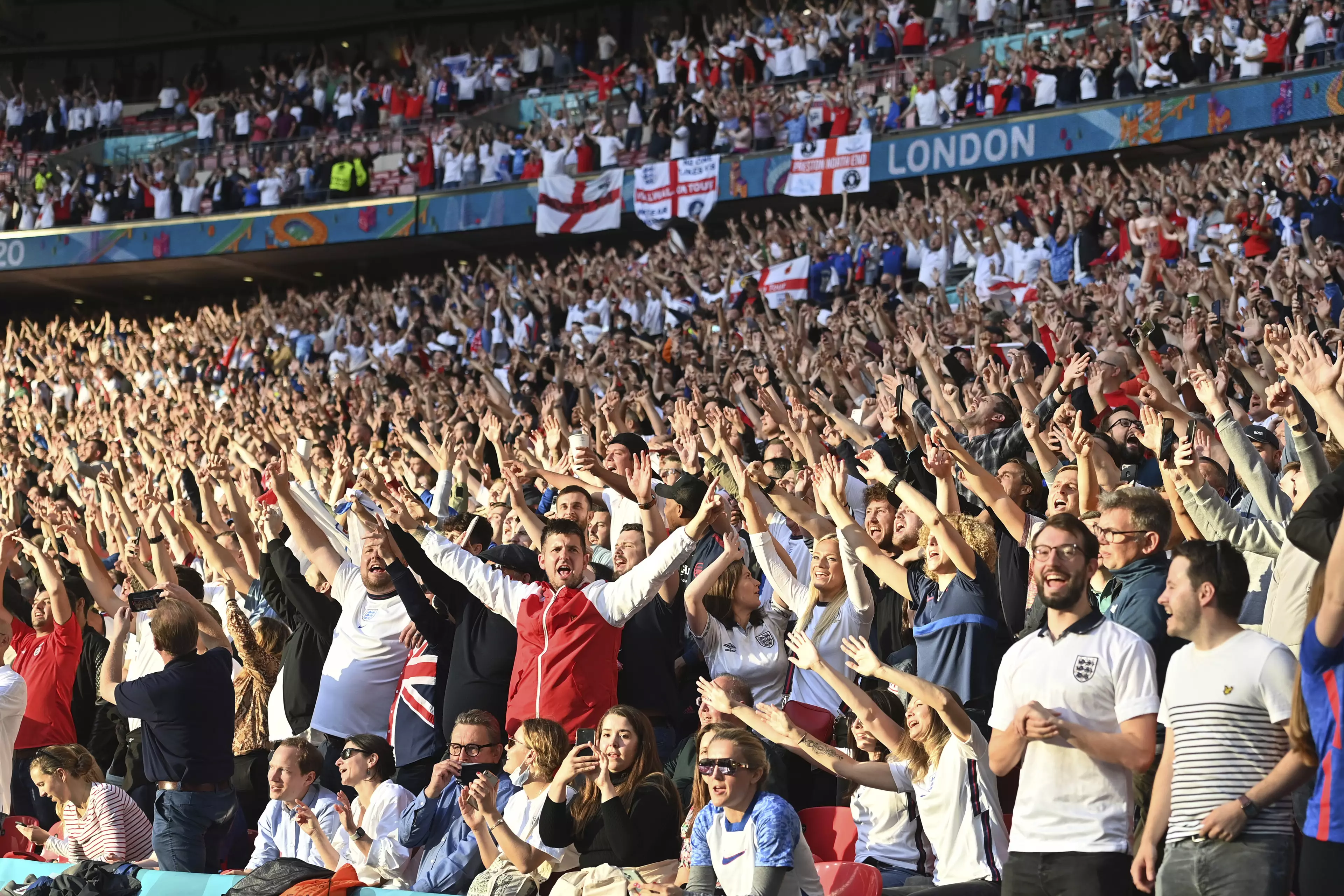 A petition has been set up for a Bank Holiday should England with Euro 2020.