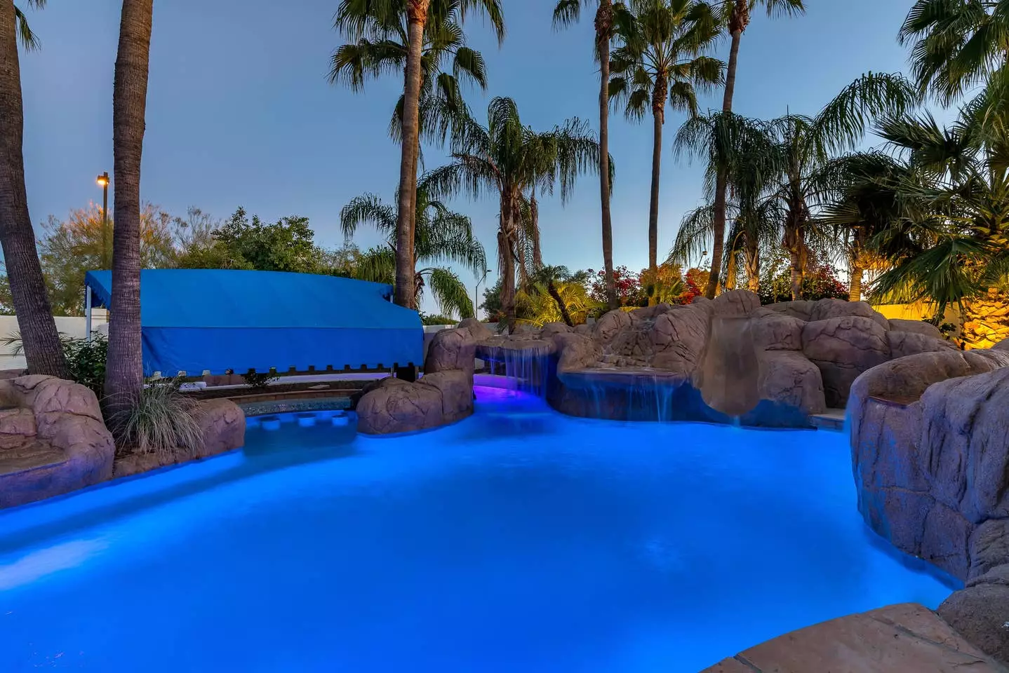 It also features waterfall seating and a swim up bar (