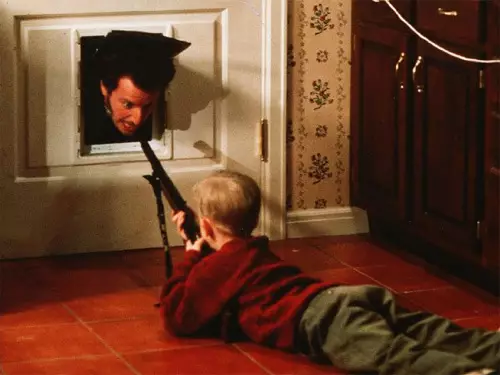 Marv comes up against an armed Kevin McAllister in Home Alone.