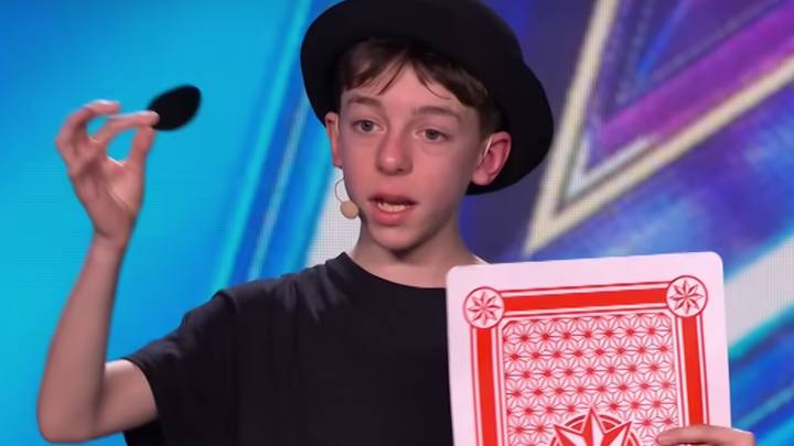 年轻的爱尔兰魔术师在英国达人秀上的评委