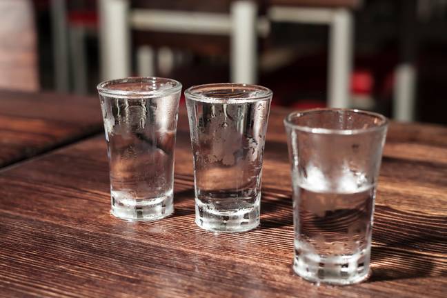 英国对酒精征税的方式的变化意味着更强大的饮料税，因此您最好希望那里的水。学分：Panter Media GmbH / Alamy Stock Photo