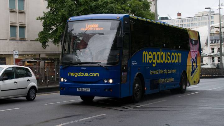 Megabus乘客文件从格拉斯哥到伦敦的整夜旅程