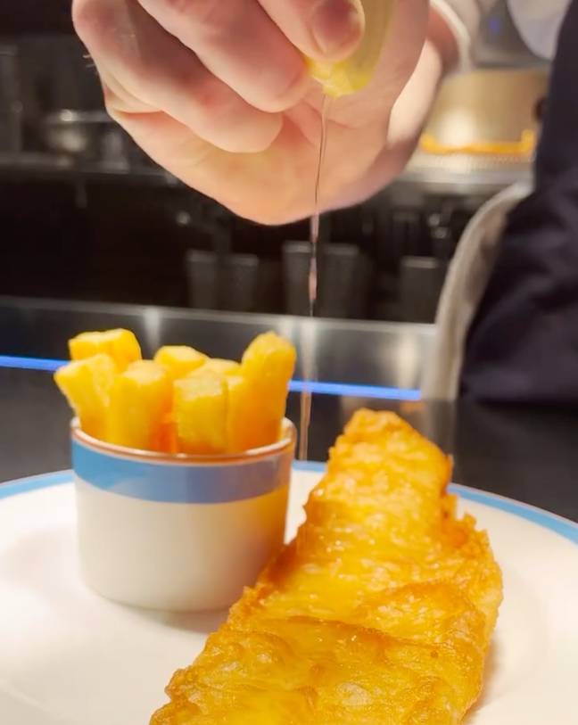 社交媒体用户对汤姆·克里奇（Tom Kerridge）的鱼和薯条不满意。图片来源： @cheftomkerridge/instagram