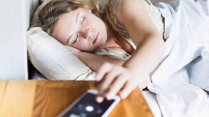 睡眠专家揭示为什么您永远不应该打sn