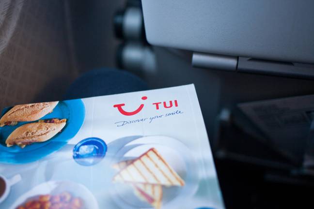 食品服务离子TUI航班受工作人员短缺的影响。图片来源：Alamy