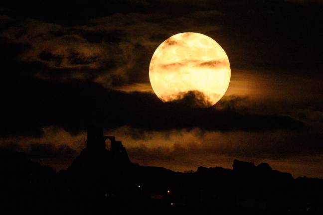今晚它会照亮天空。图片来源：Oli Scarff/AFP通过Getty Images