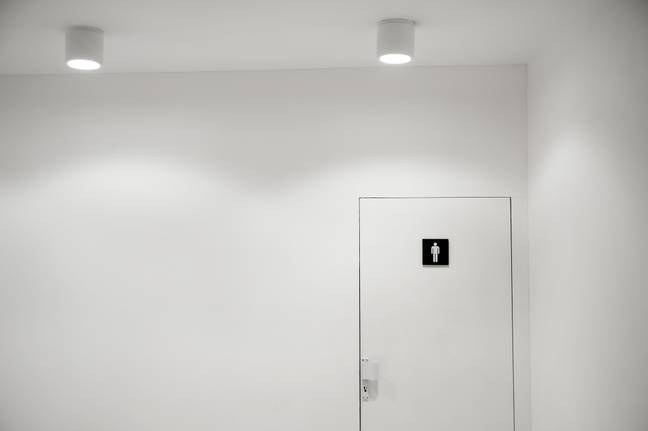 厕所对这个人的含义具有不同的含义，因为他不像别人那样排便。学分：Boris Galperin / Alamy Stock Photo