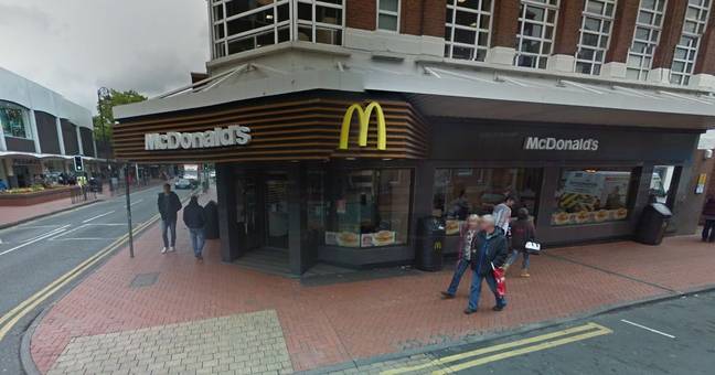 雷克瑟姆（Wrexham）的麦当劳（McDonald's）将播放古典音乐，以解决犯罪。图片来源：Google Maps