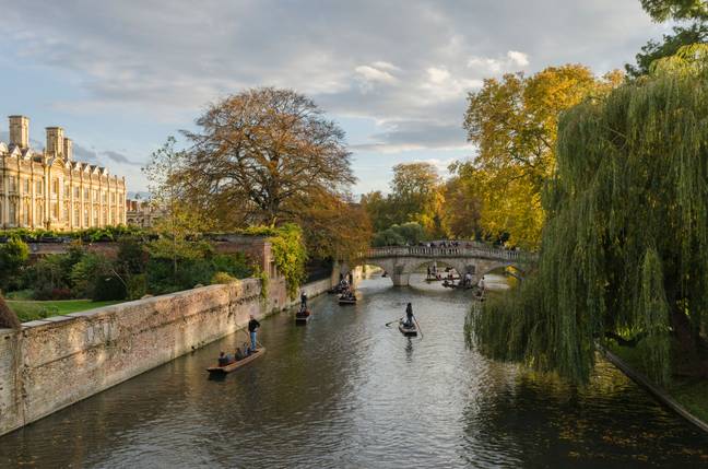 剑桥被评为英国最幸福的城市。学分：Alamy / Clearview