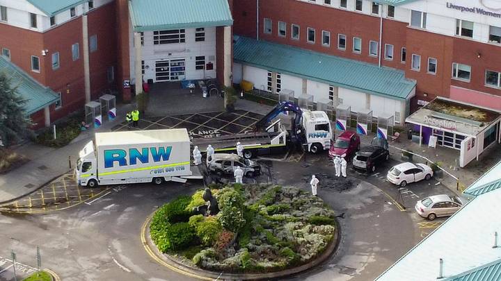 在利物浦医院爆炸之前，先前乘客对出租车司机说了上面的话