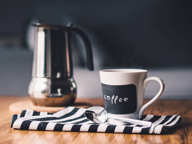 Karan博士建议您首先要喝杯咖啡。学分：FancyCrave1/pixabay