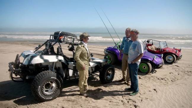 这位60岁的年轻人从他的纳米比亚之旅中保留了一个标志性的海滩越野车。学分：BBC