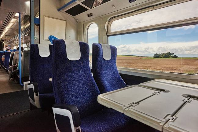 一名火车乘客已经说出了他们的座位。学分：盖蒂图像/库存照片