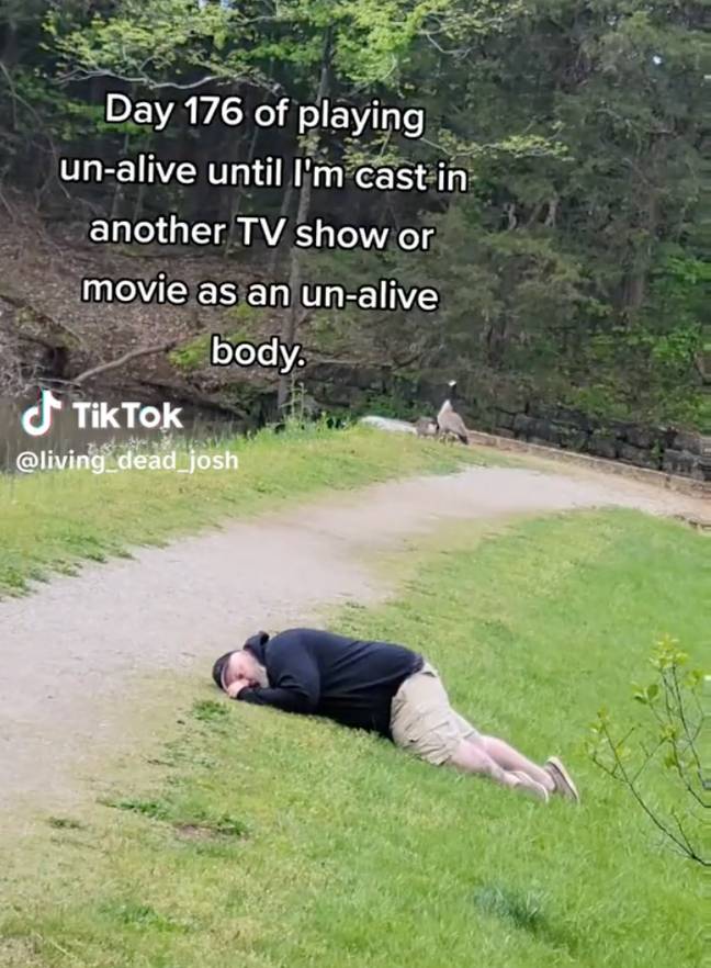 一些尸体需要额外的生活。学分：tiktok/@living_dead_josh