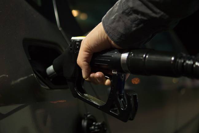 燃料的价格继续飙升。图片来源：pexels