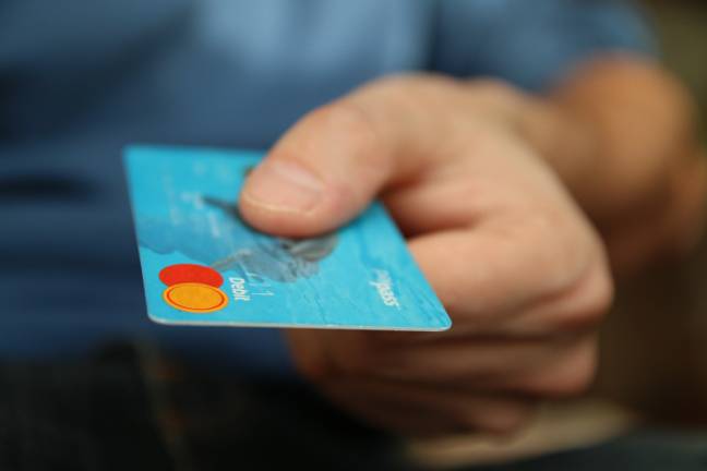 乐购购物者可以用ClubCard积分省钱。图片来源：pexels
