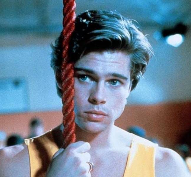 布拉德·皮特（Brad Pitt）在80年代的样子，如1989年的电影剪辑班所示。信用：共和国图片主录像