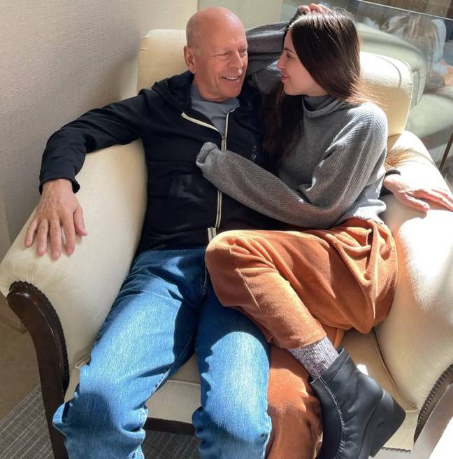 布鲁斯·威利斯（Bruce Willis）和他的女儿侦察。学分： @scoutlaruewillis/instagram