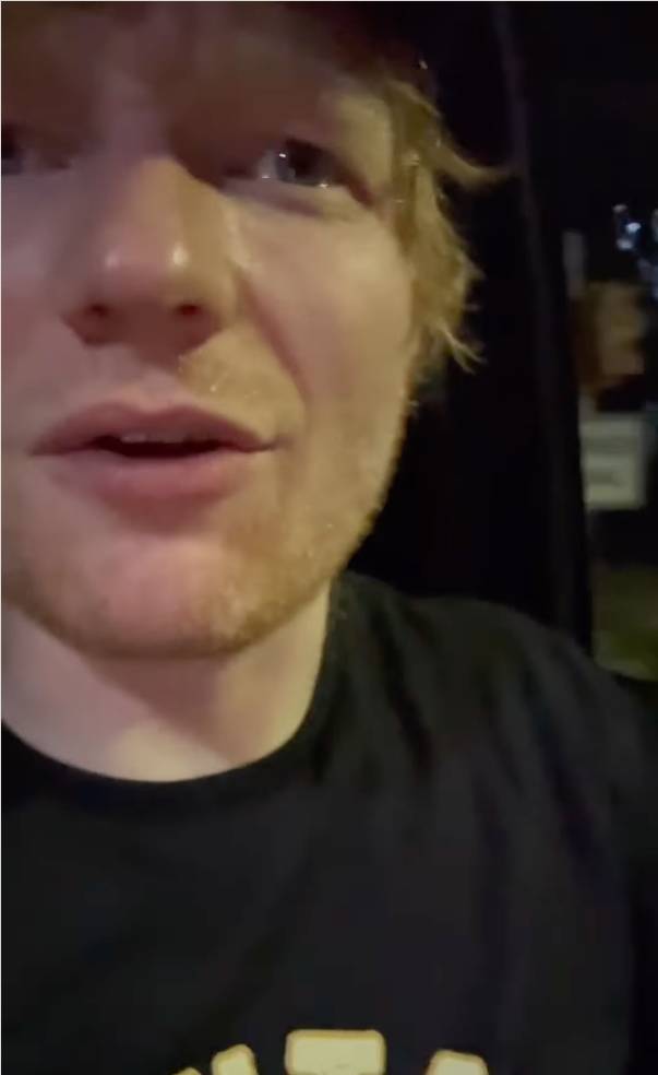 埃德·希兰（Ed Sheeran）访问了他曾经在2013年回到的酒吧。信贷：Instagram/@teddysphotos