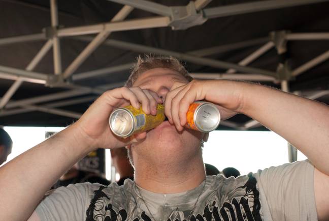喝太多能量饮料可能是一个因素。图片来源：流行点击摄影/Alamy Stock Photo