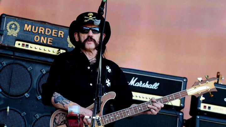 MotörheadLegend Lemmy的灰烬已被他的亲人在纹身中使用