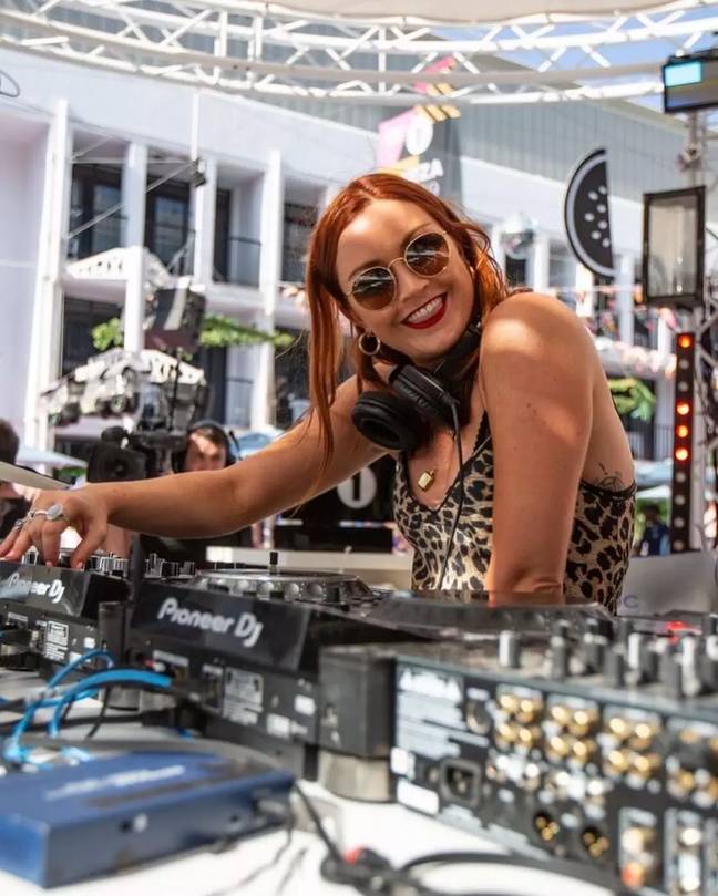 Arielle Free在Ibiza Radio 1节目中被Charlie Hedges撤出了空气。学分：Instagram/@ariellefree