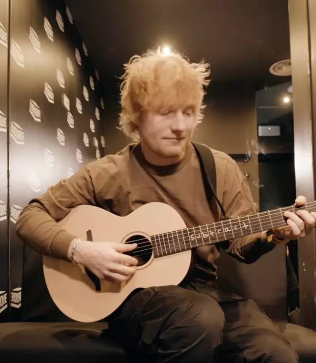 希兰（Sheeran）向陪审团展示了他通常在现场音乐会上通常使用混搭来“稍微加香料”。学分：Instagram/@teddysphotos