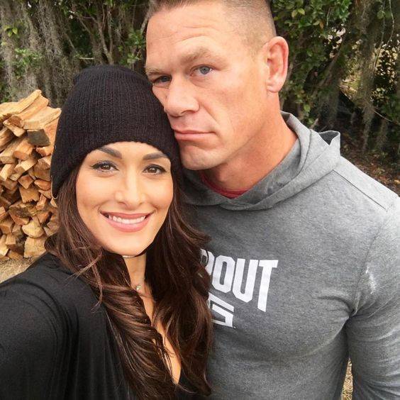 妮基·贝拉（Nikki Bella）说，看着约翰·塞纳（John Cena）尴尬的性爱场面阻止了她自慰。图片来源：Nikki Bella/@thenikkibella。