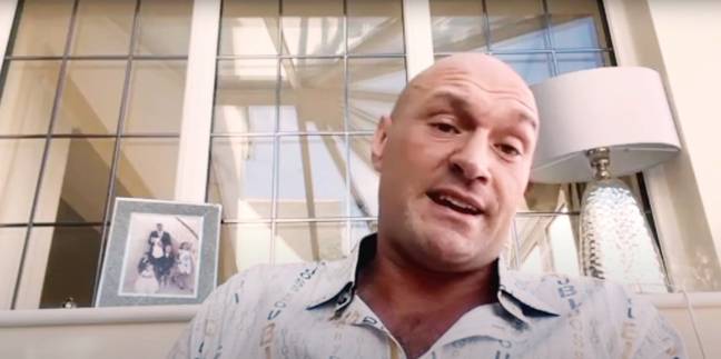 泰森·弗里（Tyson Fury）在接受真正的乔治（Geordie）采访时冲了下来。图片来源：True Geordie/YouTube
