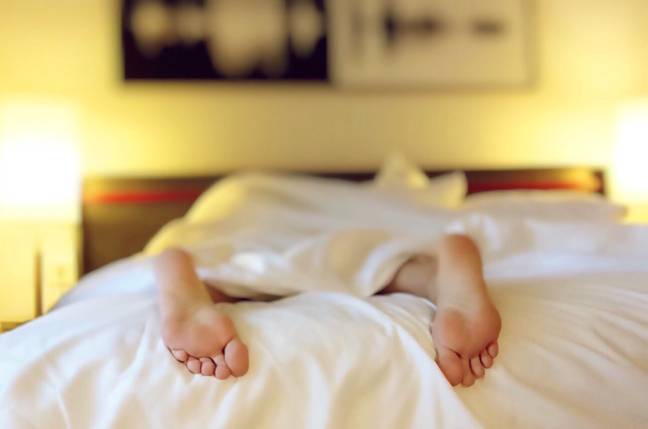 如果您想赤裸裸地睡觉，这可能会让您再次思考。学分：pexels/pixabay