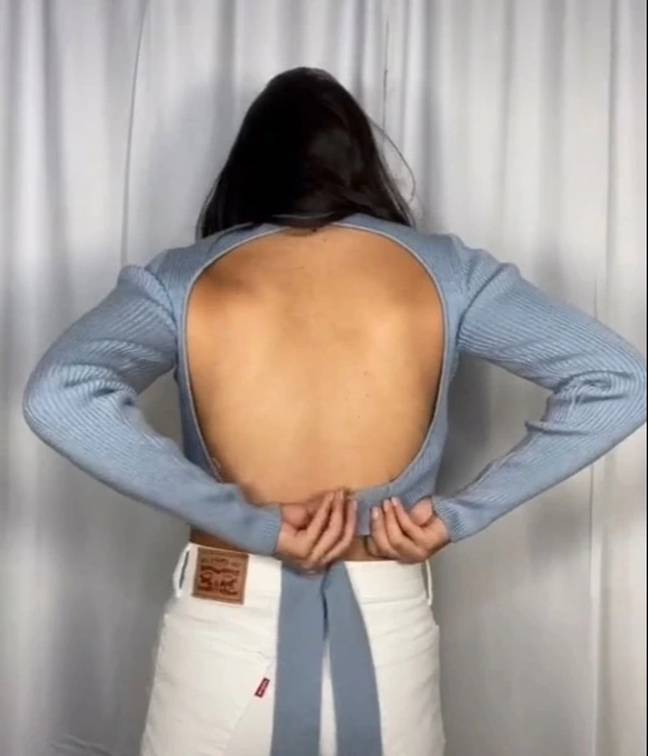 💙21 years old💙 HOW TO MAKE A BACKLESS SPORTS BRA💪🏼 this hack