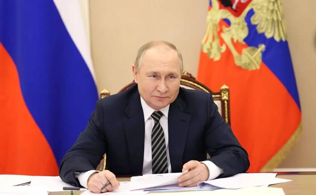Russian President: Putin's bodyguard collects his poop and sends it..