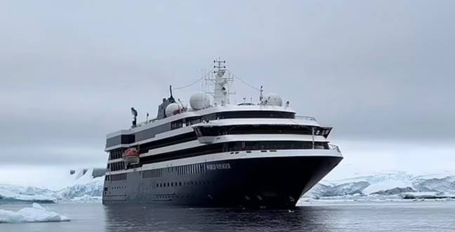 Terrifying footage captures moment 95ft waves submerge cruise ship  traveling through Drake Passage