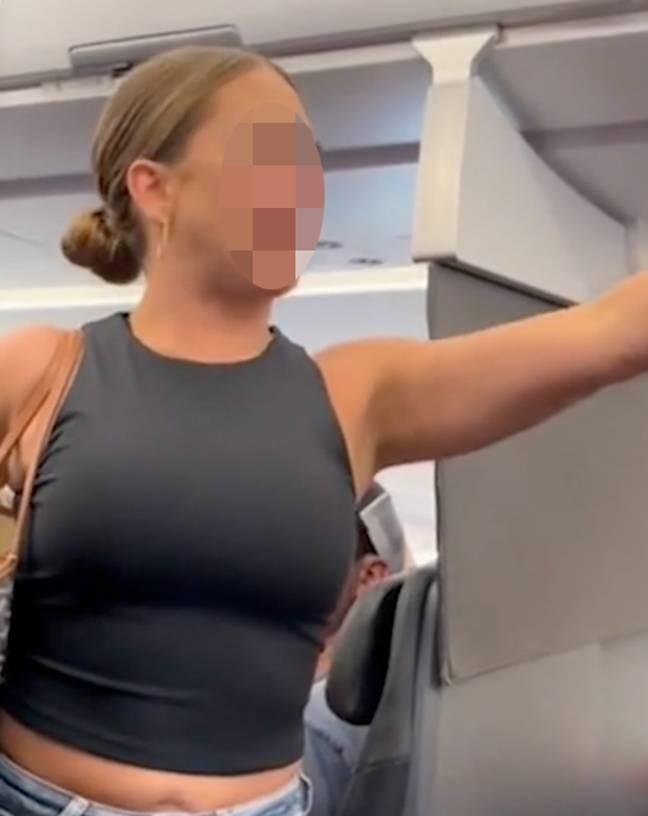 Busty Model Claims She Was Thrown Off American Airlines Flight For Her  Explicit Figure, Not Being Drunk - Live and Let's Fly