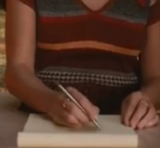 The way Taylor Swift holds a pen has left people distributed. Credit: YouTube/Taylor Swift