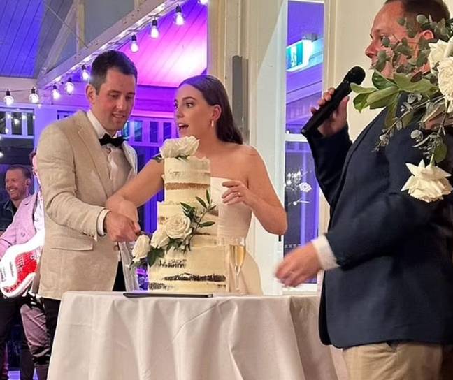 米切尔·加夫尼（Mitchell Gaffney）和玛德琳·埃德塞尔（Madeleine Edsell）周日在亨特谷（Hunter Valley）的洛夫莱（Loveale）的Wandin Estate酿酒厂结婚。学分：Instagram