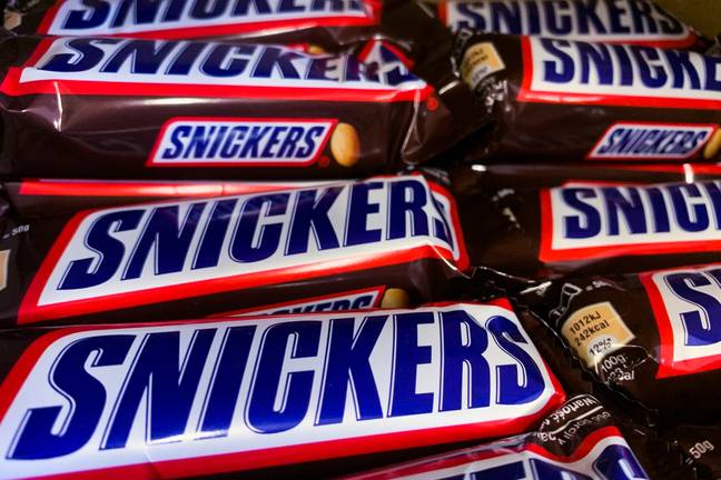 Snickers是巧克力爱好者的家喻户晓的名字。图片来源：Jakub Porzycki/Nurphoto通过Getty Images
