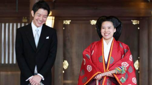 日本公主放弃了她的王室地位，嫁给一个平民