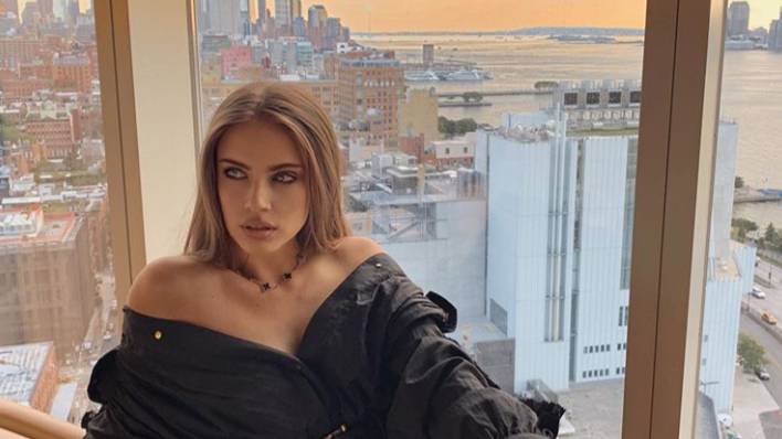 Instagram Model Criticised For 'Inappropriate' New York Skyline Post On ...