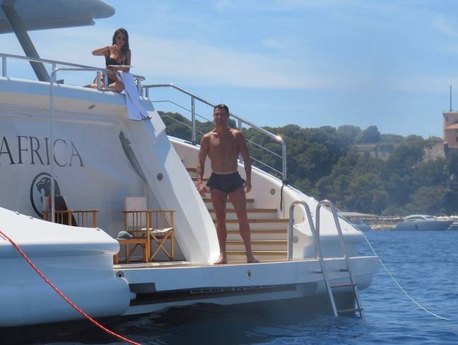 Cristiano Ronaldo Heads Home After Family Vacation in Greece