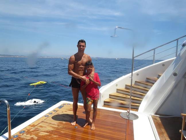 Cristiano Ronaldo Heads Home After Family Vacation in Greece