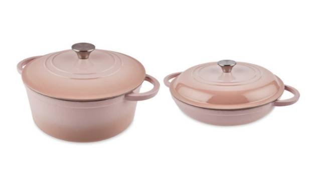 Aldi's $16 Le Creuset Roasting Pan Dupe Has Shoppers Running To