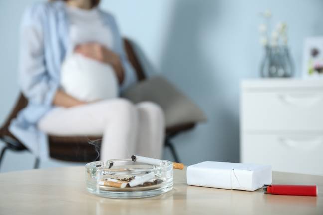 Pregnant Women To Be Given £400 Vouchers To Quit Smoking