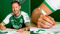Aiden McGeady Signs Hibernian Contract With A Four Colour Pen, It's Bringing Back School Memories