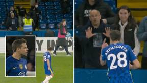 Cesar Azpilicueta Confronts Chelsea Fans Following 4-2 Defeat To Arsenal, He Was Fuming