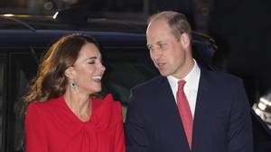 Kate And William Release Adorable Family Christmas Card